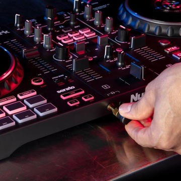 Numark MIXTRACK PRO FX 2-канальный контроллер Serato