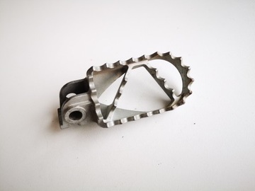 KTM 1290 990 LC8 PODNÓŻEK STOPKA 590.03.040.250
