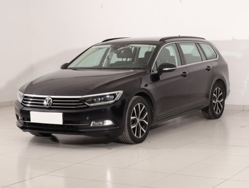 Volkswagen Passat B8 Variant 1.8 TSI BlueMotion Technology 180KM 2017 VW Passat 1.8 TSI, Salon Polska, Serwis ASO, Navi, zdjęcie 1