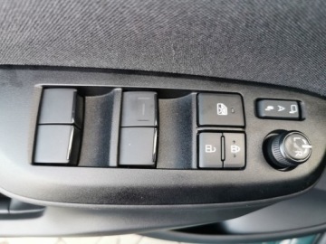 Toyota Yaris IV Hatchback Facelifting 1.5 Hybrid Dynamic Force 130KM 2025 Toyota Yaris Hybrid 1.5 Executive IV (2020-) Hybri, zdjęcie 16