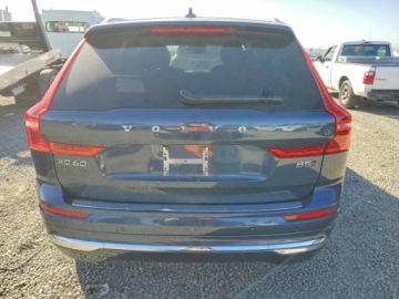 Volvo XC60 II 2023 Volvo XC 60 Plus, 4x4, 2L 247KM, od ubezpieczalni. 2.0 Benzyna 247KM, zdjęcie 5