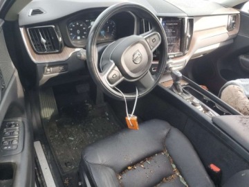 Volvo XC60 II 2021 Volvo XC 60 T5 Momentum 2021 2.0 Benzyna 250KM, zdjęcie 8