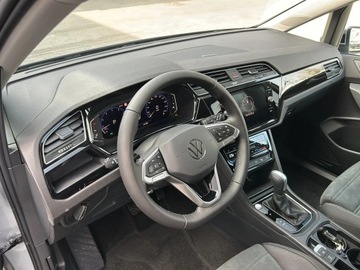 Volkswagen Touran III 1.5 TSI EVO 150KM 2025 Volkswagen Touran Highline 1.5 TSI DSG, zdjęcie 4