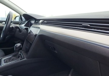 Volkswagen Passat B8 Variant Facelifting 1.5 TSI EVO 150KM 2023 Volkswagen Passat Elegance 1.5 TSI 150 KM DSG Podg. fot Navi Kamera, zdjęcie 20