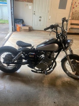 Siedzenie motocykla solo Wspornik podstawy sprężyny Skuter Bobber Chopper