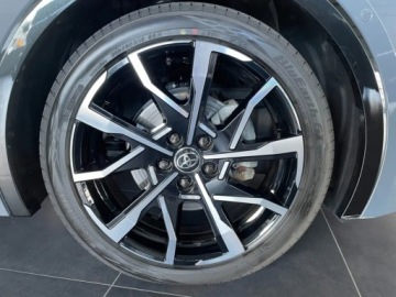 Toyota Prius V (XW60) 2.0  Hybrid Dynamic Force Plug-in 223KM 2025 Od ręki - Prestige 2.0 Hybrid Plug-in 223KM | Podgrzewane fotele!, zdjęcie 17