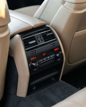 BMW Seria 7 F01 Sedan Facelifting 740d 313KM 2013 BMW Seria 7 BMW Seria 7 740d xDrive 3.0 Diesel 313KM, zdjęcie 13