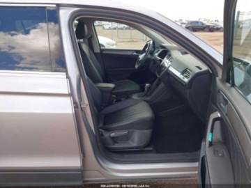Volkswagen Tiguan II 2022 Volkswagen Tiguan 2.0T SE 2022 2.0 Benzyna 184KM, zdjęcie 9