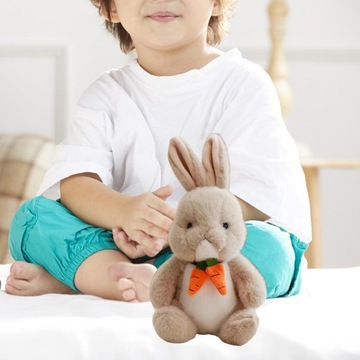 Прекрасная плюшевая кукла-кролик, обнимающая подушку, удобная декоративная бежевого цвета