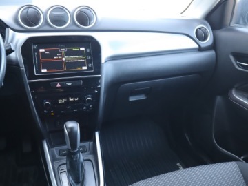 Suzuki Vitara III SUV Facelifting 1.4 BoosterJet 140KM 2019 Suzuki Vitara 1.4 BoosterJet, Salon Polska, zdjęcie 7