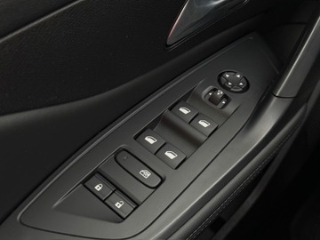 Peugeot 408 Crossover 1.2 PureTech 130KM 2023 peugeot 408 Salon Pl 1 WŁ FV 23% BEZWYPADKOWY FABRYCZNA GWARANCJA !, zdjęcie 35