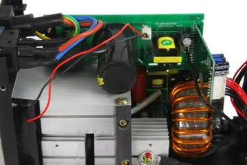 PROSTOWNIK INWERTOROWY Z ROZRUCHEM 12-24V 400A