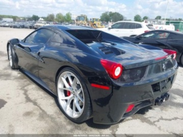 Ferrari 458 Italia 2015 Ferrari 458 Italia Spider 2015 4.5 Benzyna 570KM, zdjęcie 2