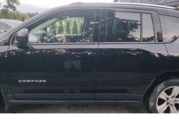 DVEŘE LEVÝ PŘEDNÍ JEEP COMPASS BARVA ČERNÁ ZÁRUKA
