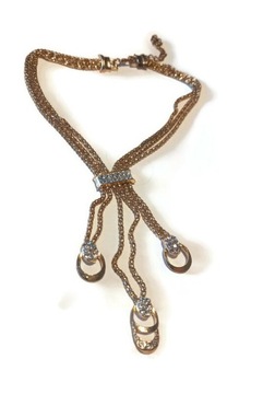 Choker naszyjnik z pięknymi zawieszkami w złotym kolorze 9/49