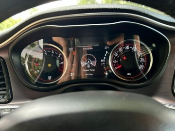 Dodge Challenger III 2017 Dodge Challenger 3.6 V6 309KM| Pakiet wizualny SRT, zdjęcie 9