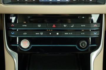 Jaguar XF II Sedan 2.0 i4D 180KM 2018 Jaguar XF 20d AWD, 177 KM, Automat, Navi, Xenon, zdjęcie 13