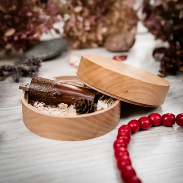 Флешка Деревянная ветка 16 ГБ USB 2.0 + круглая коробка + гравировка на свадьбу