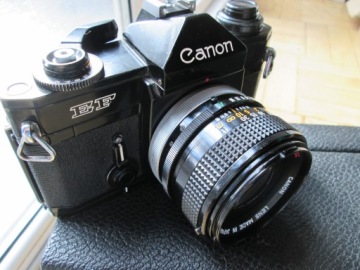 Камера Canon EF С ОБЪЕКТИВОМ 1,4/50