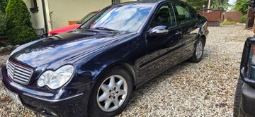 Mercedes Klasa C W203 2003 Mercedes C220 Avangarde-sedan, zdjęcie 3