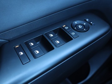 Hyundai Kona I Crossover Facelifting 1.6 T-GDI 198KM 2023 Hyundai Kona 1.6 T-GDI, Salon Polska, zdjęcie 14