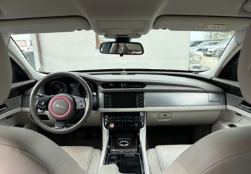 Jaguar XF II Sedan 2.0 i4D 163KM 2017 Jaguar XF Samochod z gwarancja 2.0 Diesel 163KM, zdjęcie 16