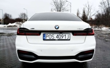 BMW Seria 7 G11-G12 Sedan Facelifting 4.4 750i 530KM 2020 BMW Seria 7 M-Pakiet X-Drive Maly przebieg, Bogata wersja wyposazenia,, zdjęcie 23