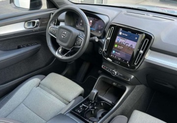 Volvo XC40 Crossover Facelifting 2.0 B4 197KM 2022 Volvo XC 40 B4 Core R-Design Pack, Tempomat, Kamera, HK, Podgrzewane fotel, zdjęcie 15