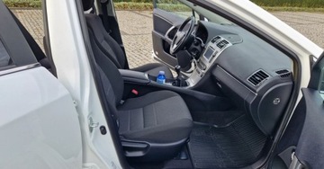 Toyota Avensis III Wagon Facelifting 2.0 D-4D 124KM 2015 Toyota Avensis SALON Navi, KAMERA przebieg wpisuje na fakturzeOrg.lakier1w, zdjęcie 28