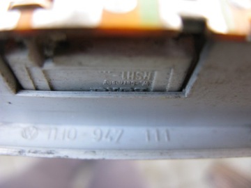 1H0947111 LAMPA OSVĚTLENÍ KABINY VW GOLF III PASSAT IBIZA II STŘEŠNÍ OKNO