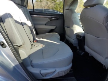 Toyota Highlander III 2022 Toyota Highlander 2022, 3.5L, 4x4, od ubezpieczalni 3.5 Benzyna 295KM, zdjęcie 9