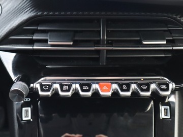 Peugeot 2008 II SUV 1.2 PureTech 130KM 2021 Peugeot 2008 1.2 PureTech, Salon Polska, zdjęcie 11