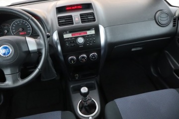 Fiat Sedici 1.9 Multijet 120KM 2007 Fiat Sedici 1.9 MultiJet, Salon Polska, 4X4, zdjęcie 7
