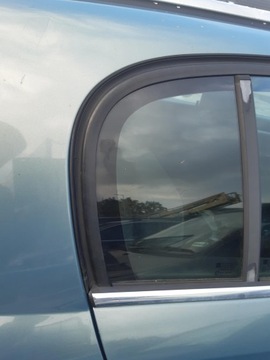 MALÉ SKLO (OKNO) ZADNÍCH PRAVÝCH DVEŘE OPEL SIGNUM 2004 ROK