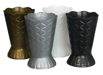 Вазы черные, 23 см, прочный пластик, кладбищенские.