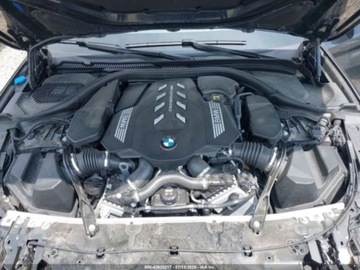 BMW Seria 5 G30-G31 2022 BMW Seria 5 M550i xDrive 2022 4.4l 4.4 Benzyna 523KM, zdjęcie 8