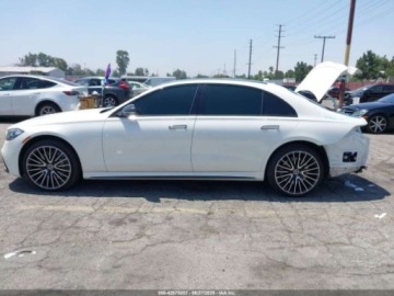 Mercedes Klasa S W223/V223 2023 Mercedes-Benz Klasa S 500 4Matic 2023 3.0l 3.0 Benzyna 429KM, zdjęcie 2