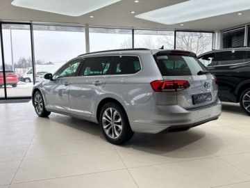 Volkswagen Passat B8 Variant Facelifting 2.0 TDI SCR 150KM 2020 Volkswagen Passat EVO Business Kamera cofania Asystent parkowania ACC, zdjęcie 1