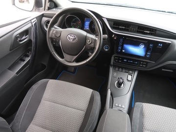 Toyota Auris II Hatchback 5d Facelifting 1.8 Hybrid 136KM 2017 Toyota Auris Hybrid, Serwis ASO, Automat, Navi, zdjęcie 6