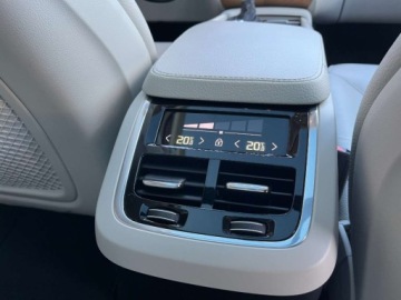 Volvo XC90 II 2021 Volvo XC 90 2.0 benzyna 250 KM automat 4x4 zarej w PL niski przebieg, zdjęcie 27