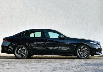 BMW Seria 5 G90-91 2024 BMW Seria 5 BMW 520i xDrive M Sport Shadow line FV23 Adaptive LED 2.0, zdjęcie 2