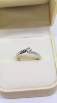 КОЛЬЦО 9К С БРИЛЛИАНТОМ, БЕЛОЕ ЗОЛОТО