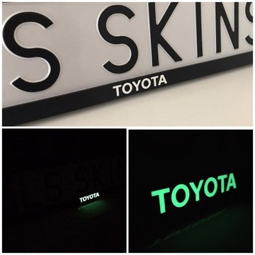 Рамка номерного знака Toyota / 2 шт.