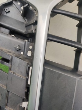 AUDI OE 8U0853653M MŘÍŽKA MASKA