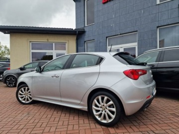 Alfa Romeo Giulietta Nuova II Hatchback 5d 1.4 TB 16v Mair 170KM 2012 Alfa Romeo Giulietta Skóry Ledy Navi, zdjęcie 8