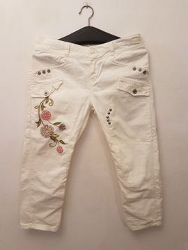 GUESS JEANS SPODENKI 3\4 SPODNIE DAMSKIE S/M HAFT