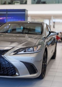 Lexus ES VII (XV70) Sedan Facelifting 300h 218KM 2023 Lexus ES 300h F Sport Design 2.5 Hybryda 218KM, zdjęcie 1
