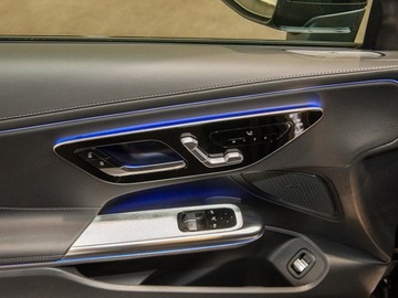 Mercedes CLE Coupe 2.0 200 204KM 2025 MERCEDES-BENZ CLE 200 4-Matic AMG Line 2.0 (204KM) 2025, zdjęcie 8