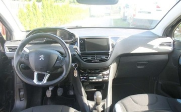 Peugeot 208 I Hatchback 3d 1.6 VTI 120KM 2014 Peugeot 208 1.6 Benzyna 120KM, zdjęcie 10