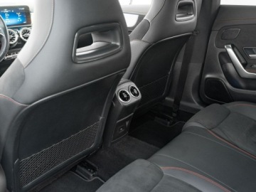 Mercedes CLA C118/X118 Coupe Facelifting 1.3 200 163KM 2023 Mercedes CLA 200 WD4946T#200 AMG Line 7G-DCT, zdjęcie 21